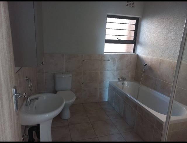 2 BEDROOM PROPERTY TO RENT IN RAVENSWOOD